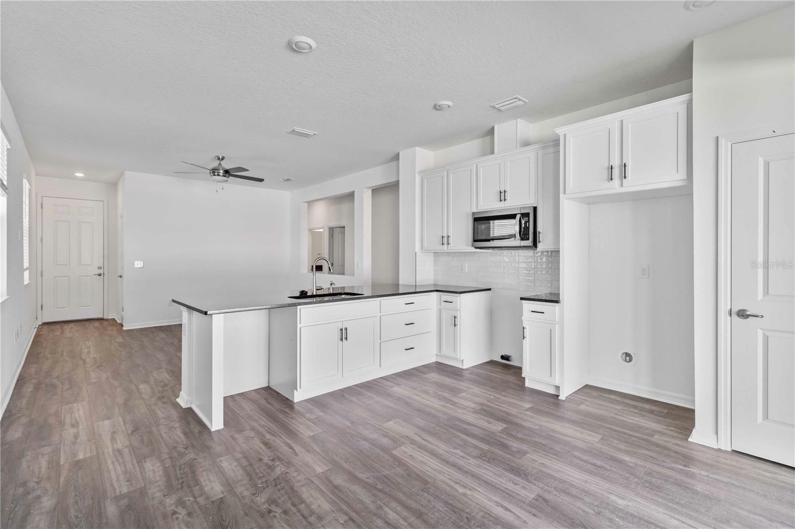 Property Photo:  2750 89th Street Circle E  FL 34221 
