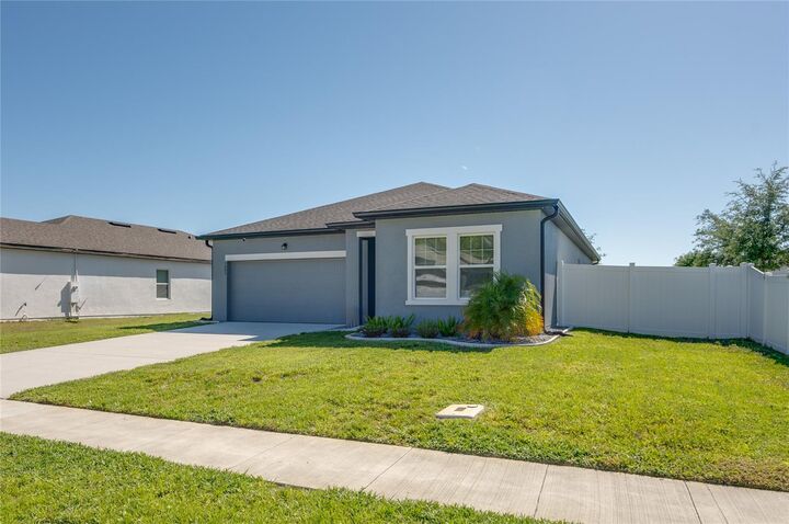 Property Photo: 1003 Landing Lane FL 32738