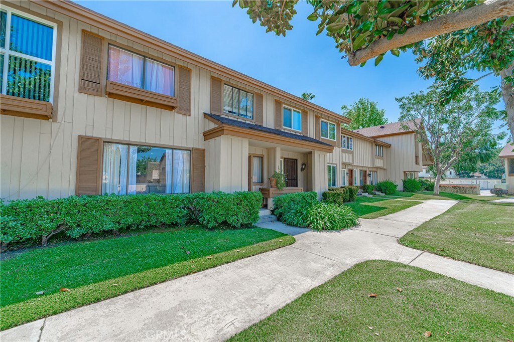 Property Photo: 9560 Karmont Avenue CA 90280