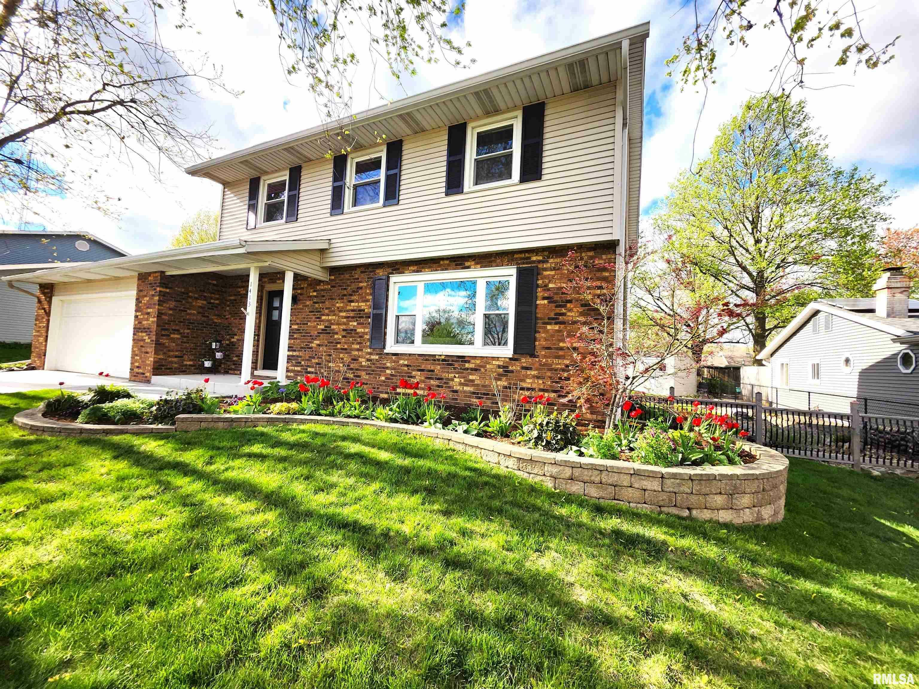 Property Photo:  1413 W Queens Court Road  IL 61614 