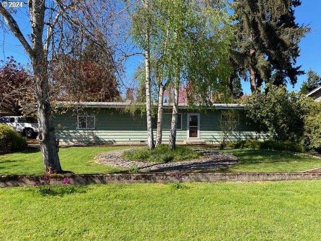 965 Aspen St  Springfield OR 97477 photo