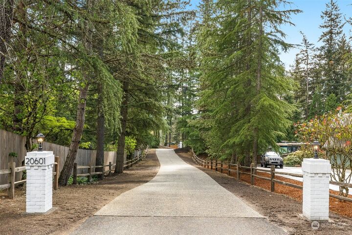 Property Photo:  20601 SE 271st Street  WA 98042 