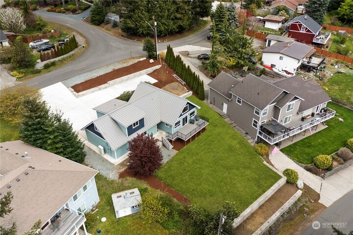 Property Photo:  326 Melrose Drive  WA 98282