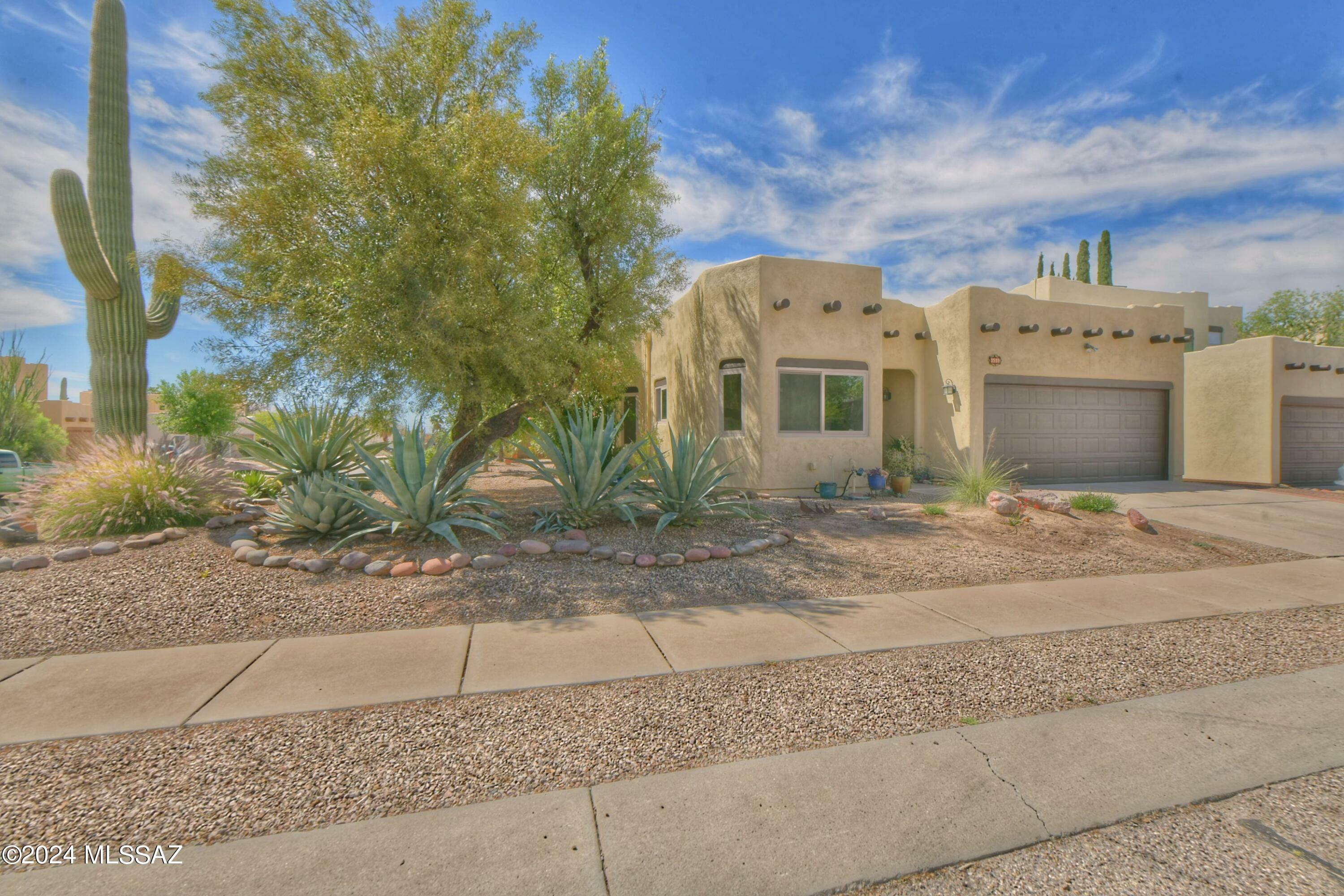 Property Photo: 3509 W Shalako Place AZ 85742