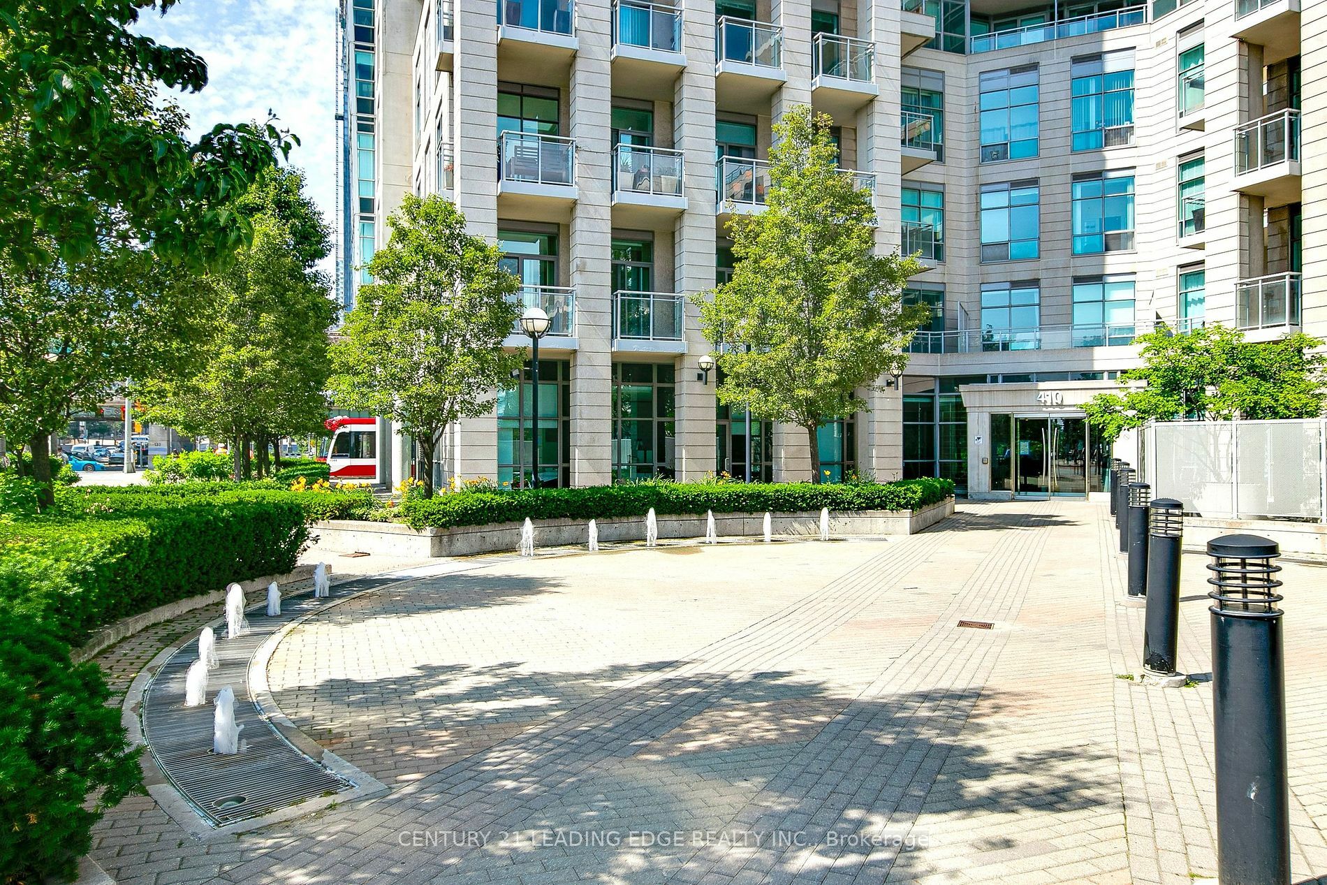 Property Photo:  410 Queens Quay W 1202  ON M5V 3T1 