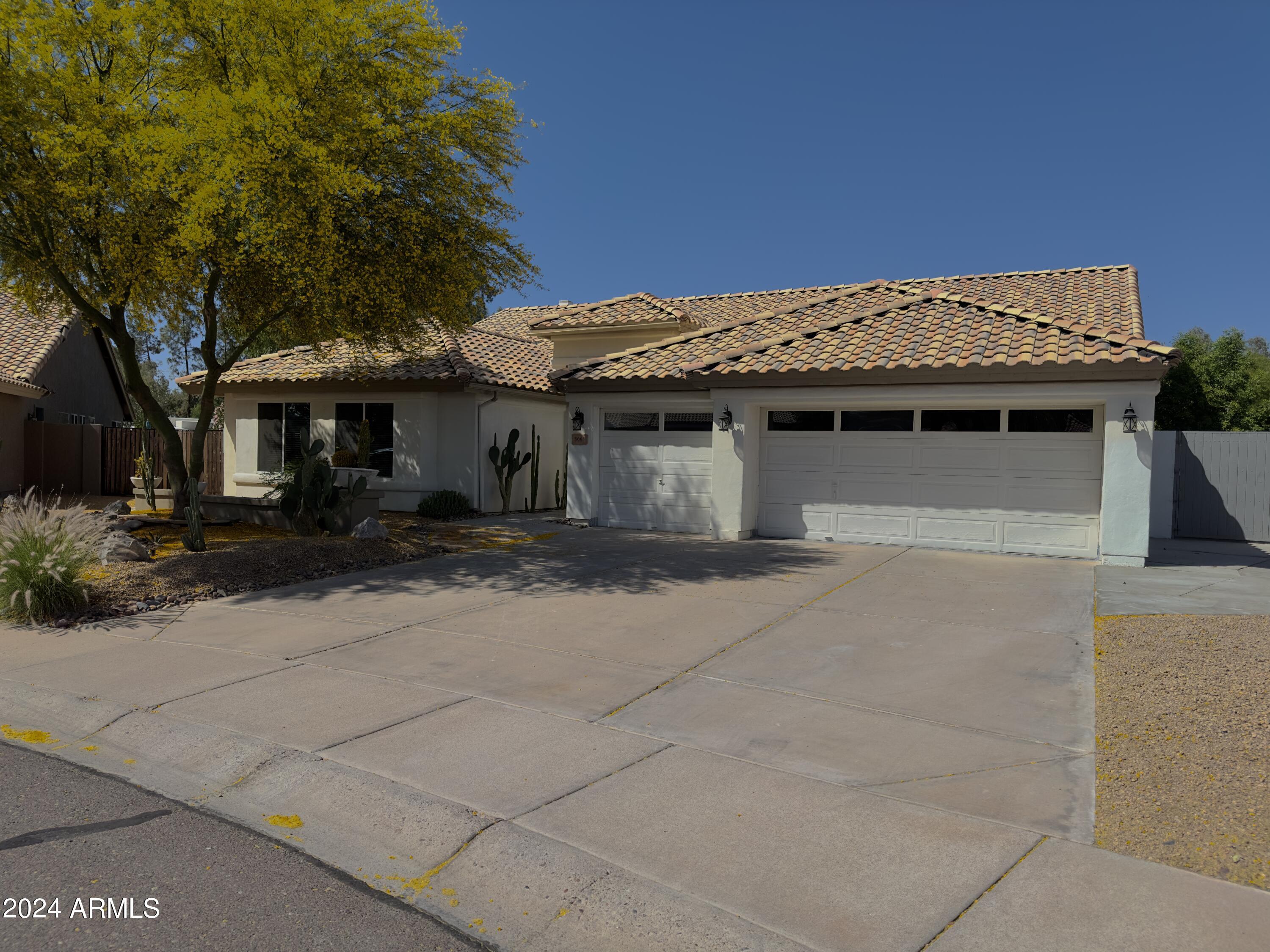 Property Photo: 3044 W Ironwood Circle AZ 85226