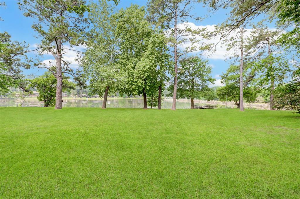 Property Photo: 1568 E Pine Lake Circle TX 77316