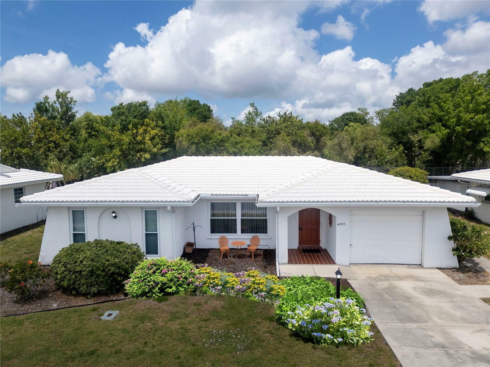 Property Photo:  4005 Chinaberry Road  FL 34208 