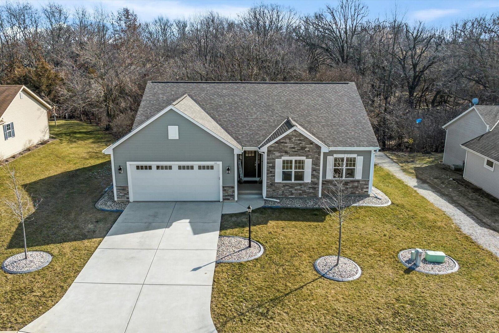 Property Photo: 705 River Ridge Dr WI 53185