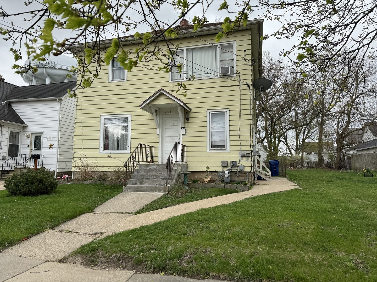 Property Photo:  1112 Market Street  IL 60115 