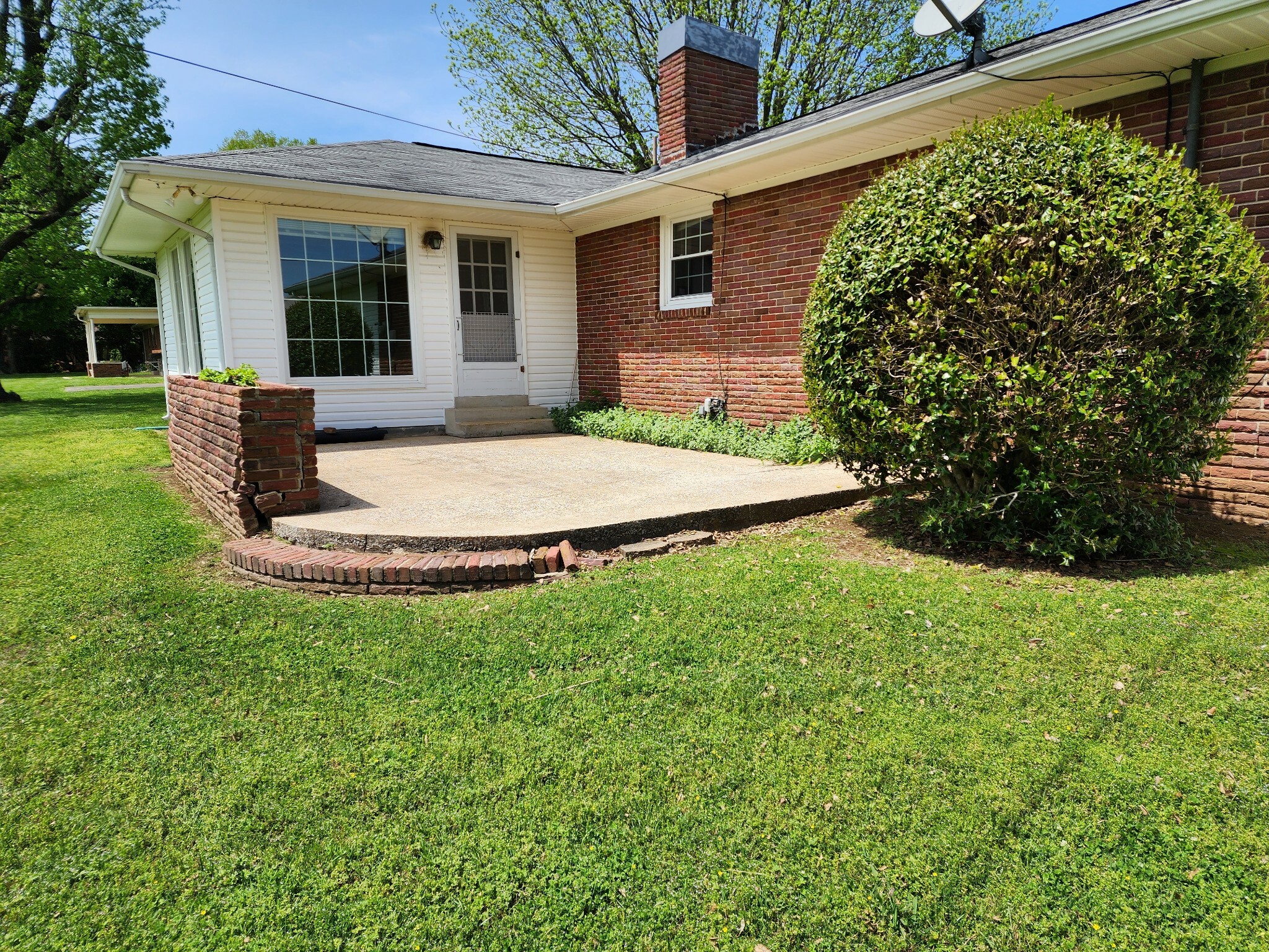 Property Photo:  601 Douglas Dr  TN 38464 