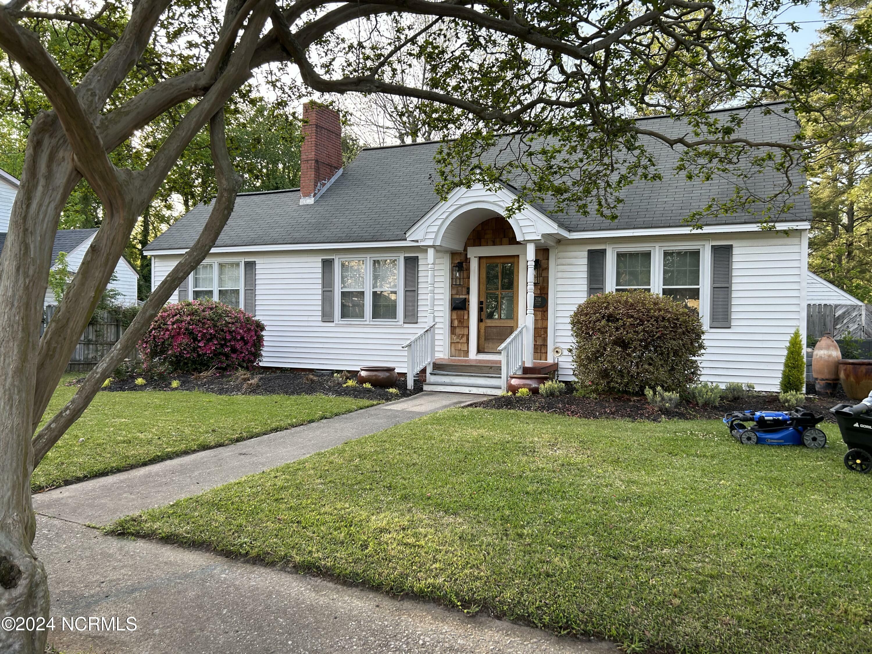 Property Photo: 204 Halifax Street NC 27892