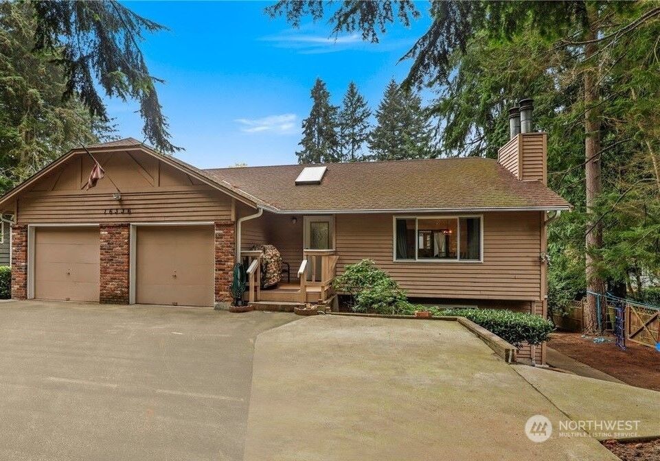Property Photo:  16336 Dayton Avenue N  WA 98133 