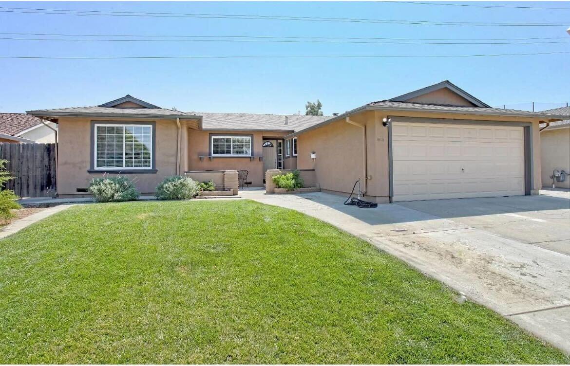 Property Photo: 1052 Summerfield Drive CA 95121