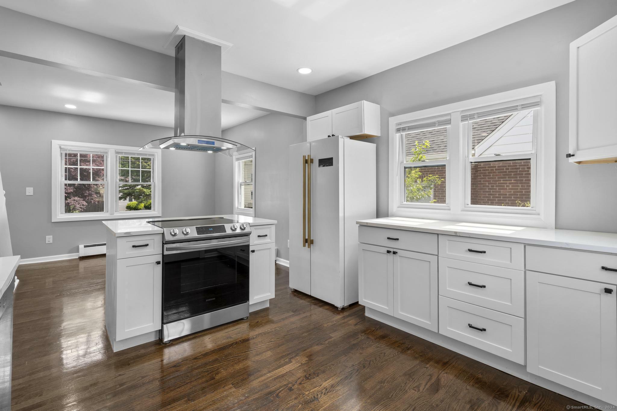 Property Photo: 662 Jewett Avenue CT 06606