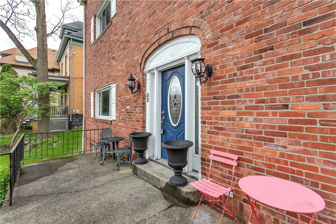 Property Photo:  52 Waldorf Street  PA 15214 