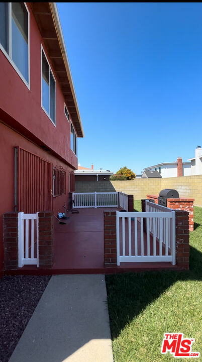 Property Photo:  20238   Belshaw Ave  CA 90746 