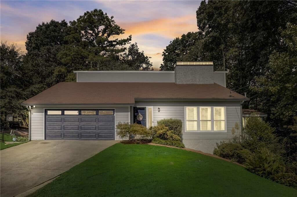 Property Photo: 954 Millbrook Court GA 30084