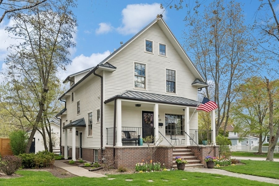Property Photo: 601 Melrose Avenue IL 60043