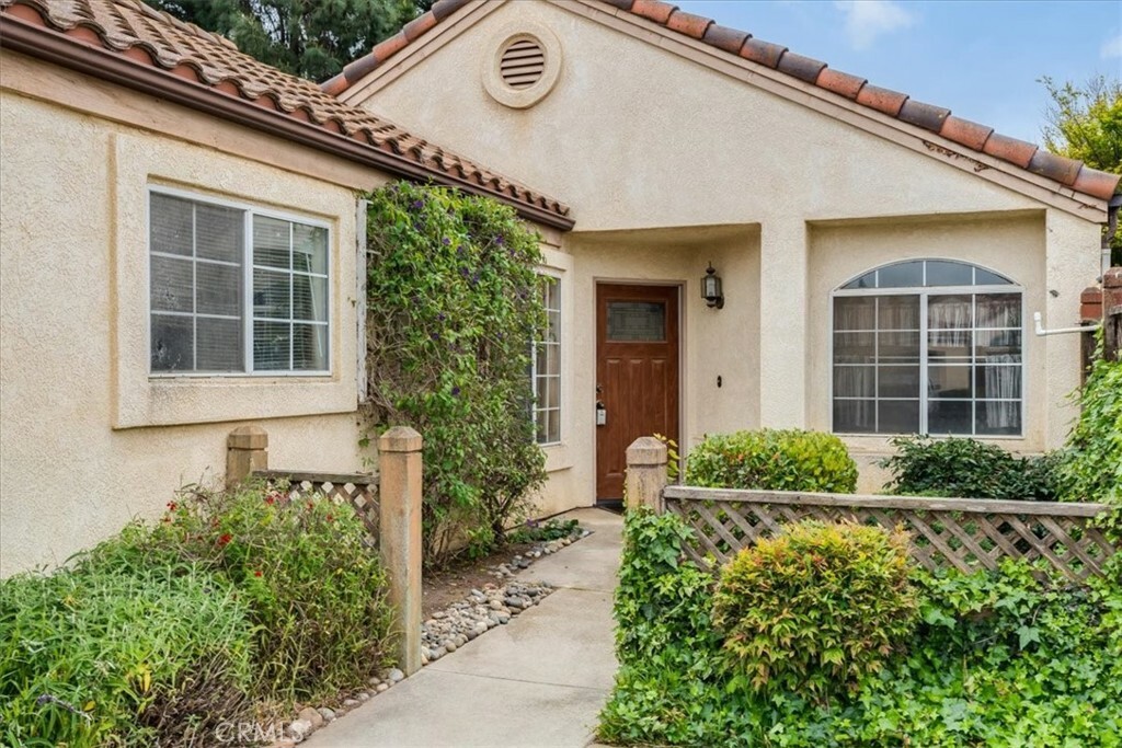 Property Photo:  616 Hawthorn Street  CA 93458 