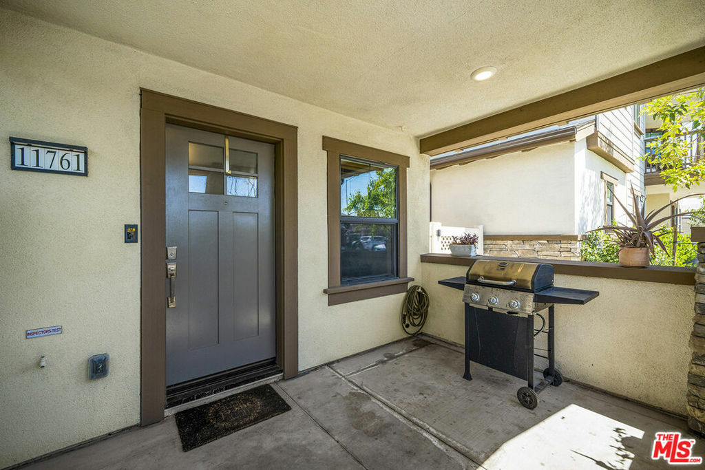 Property Photo:  11761 Hadley Street  CA 90601 