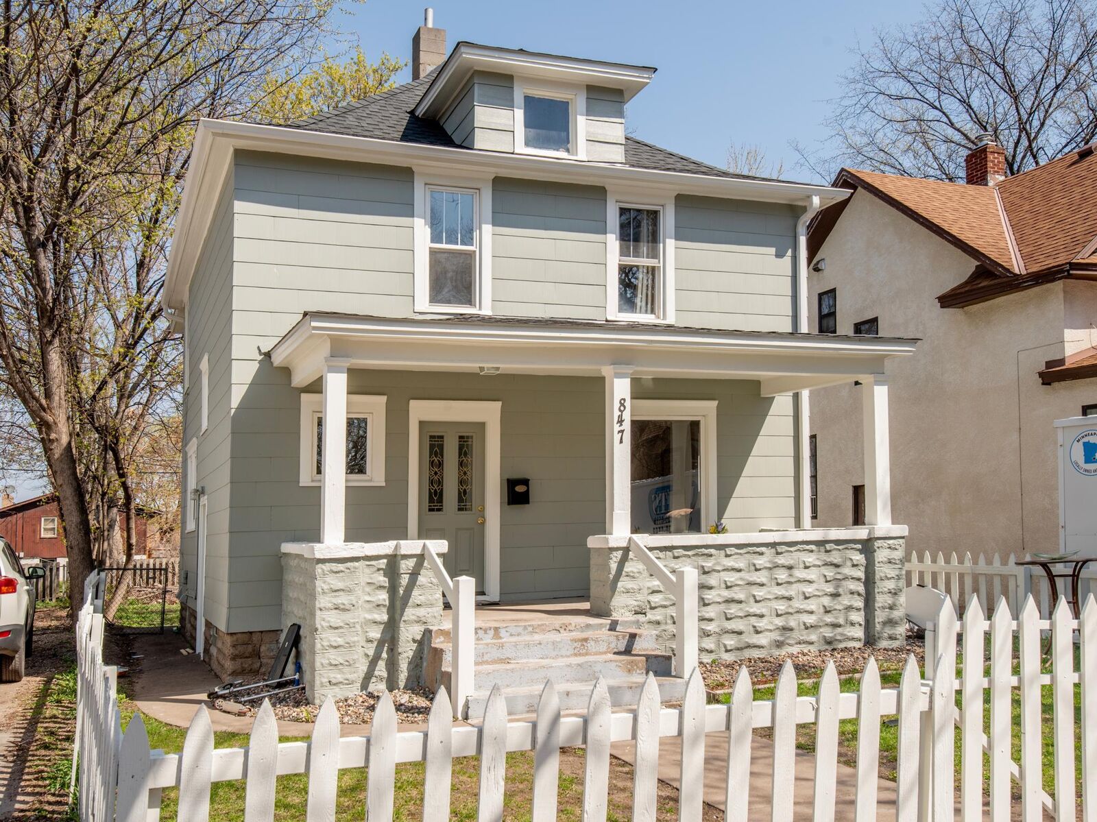 Property Photo:  847 Carroll Avenue  MN 55104 