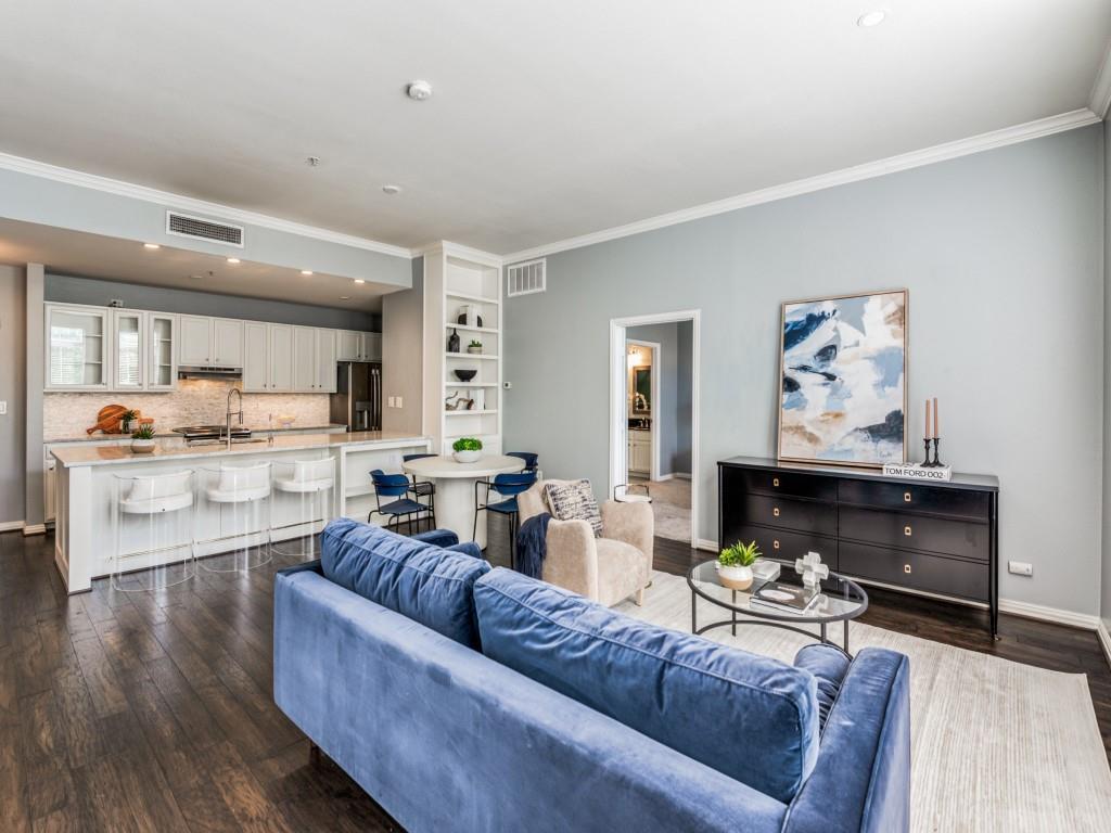 Property Photo: 2305 Worthington Street 215 TX 75204