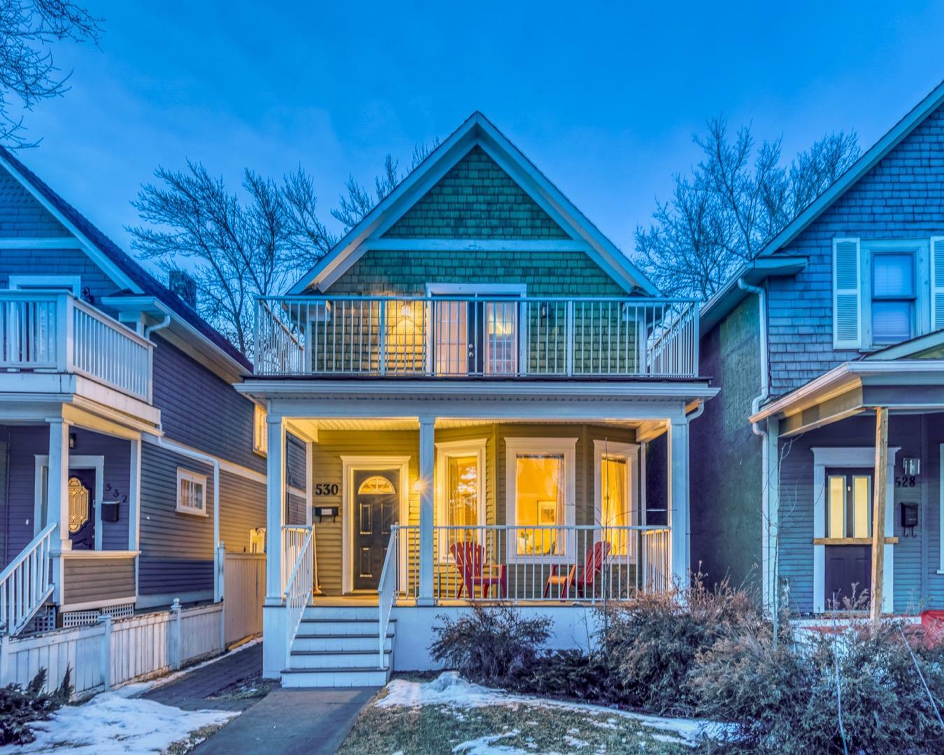Property Photo: 530 19 Avenue SW AB T2S 0E2