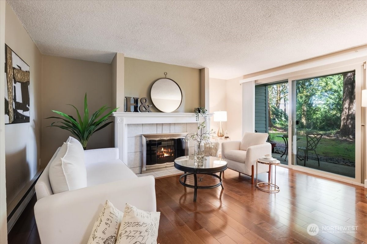 Property Photo: 4737 W Lake Sammamish Parkway SE A101 WA 98027
