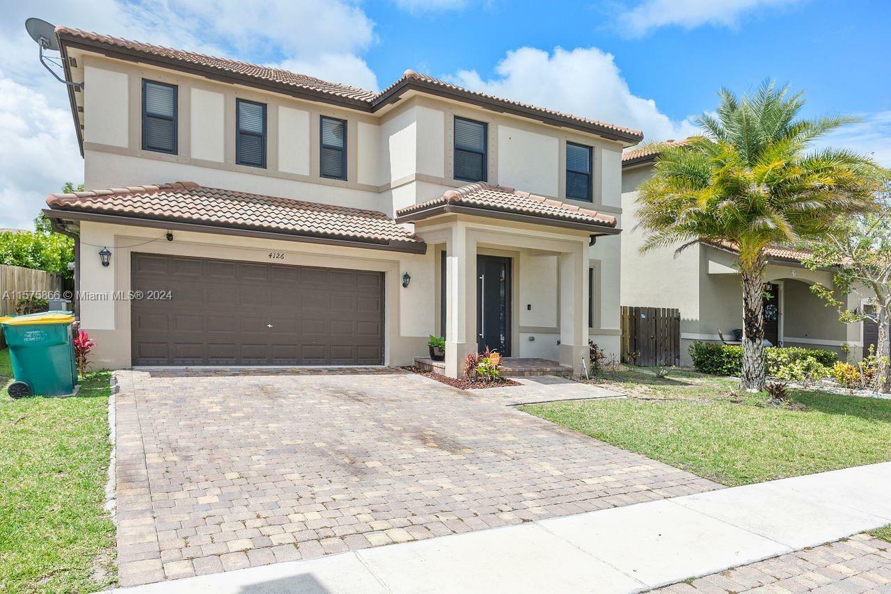 Property Photo:  4126 NE 21st Ct  FL 33033 