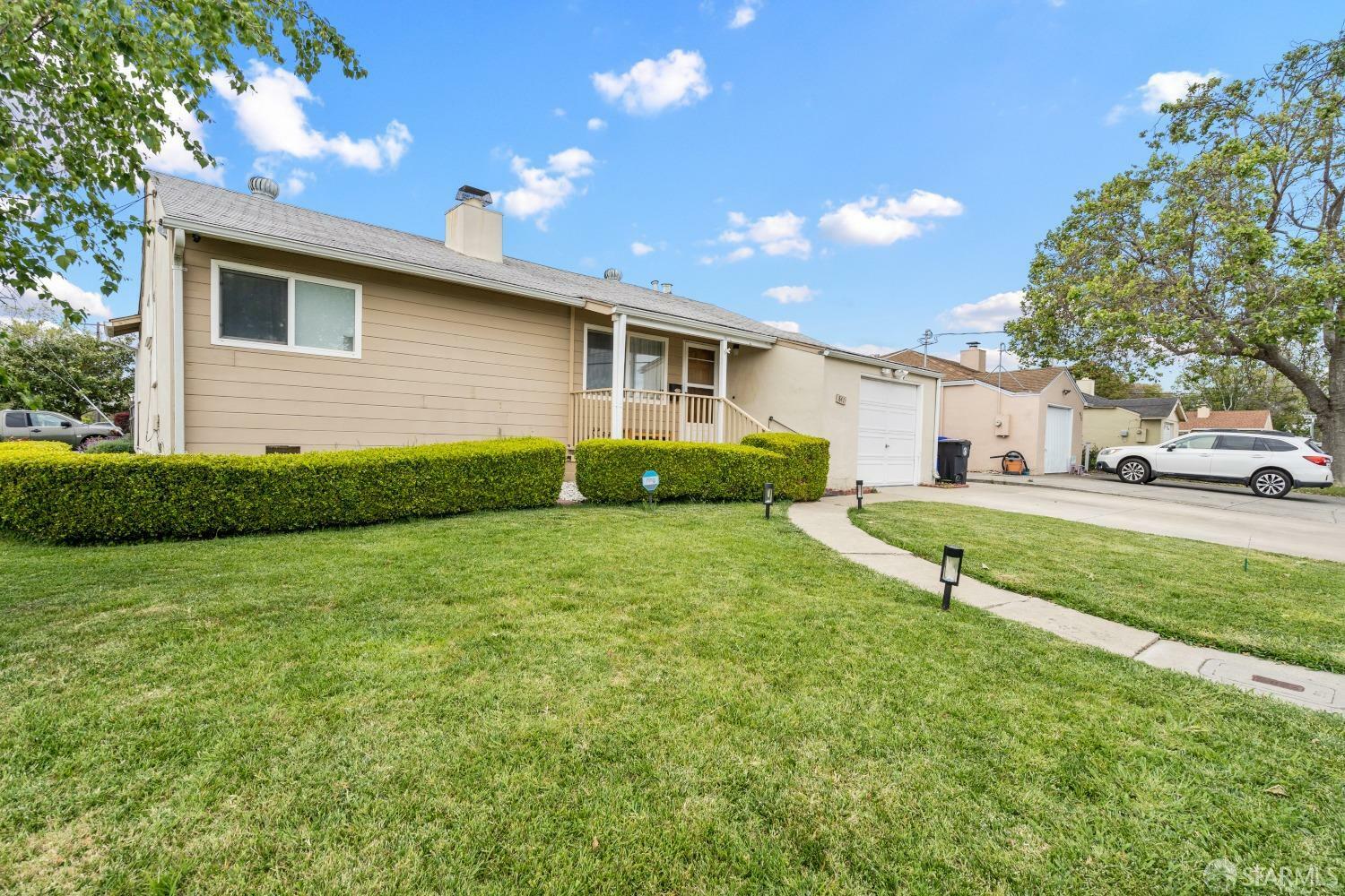 Property Photo:  841 Hacienda Avenue  CA 94580 