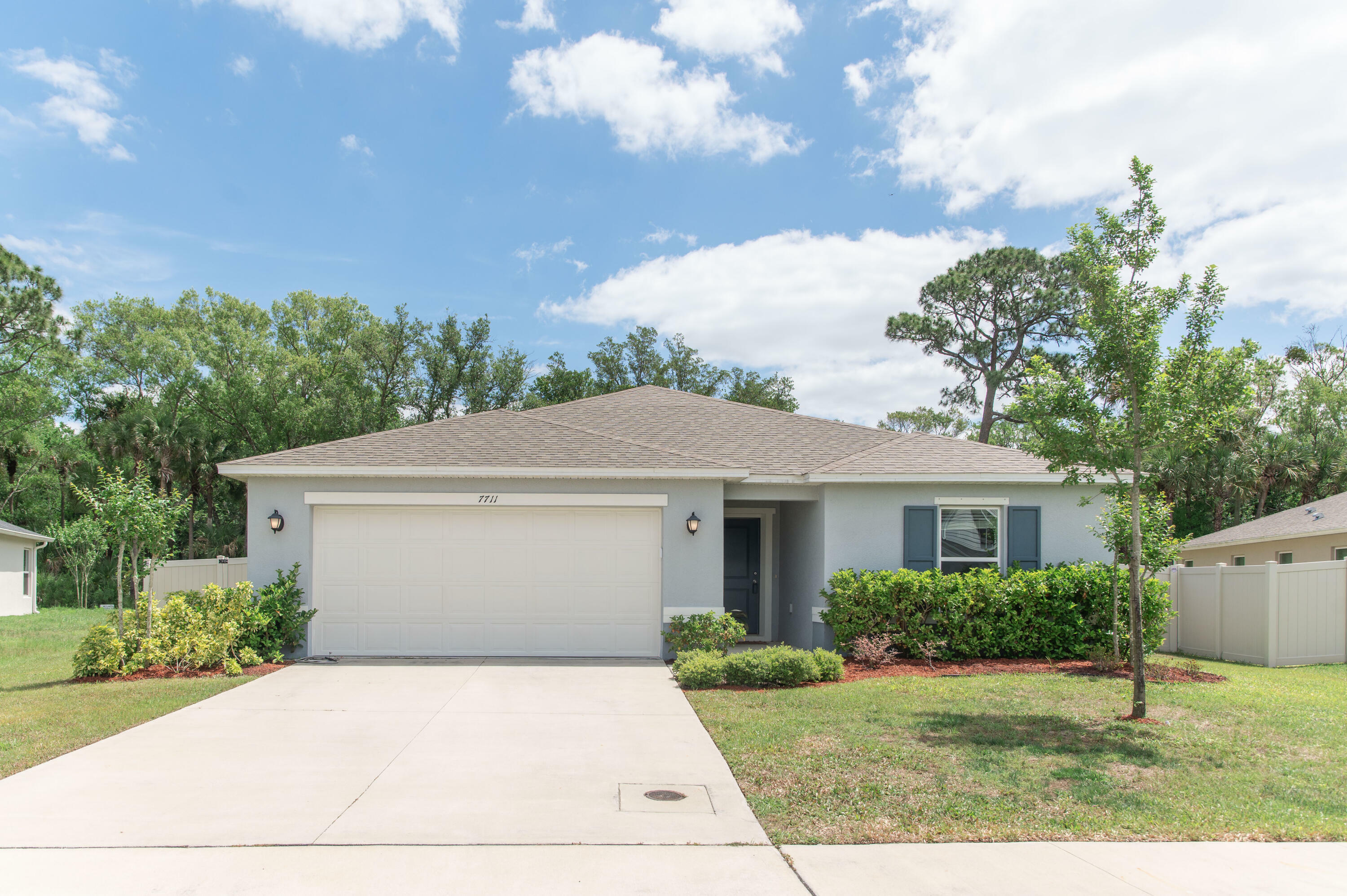 Property Photo:  7711 Prosecco Ln  FL 32780 