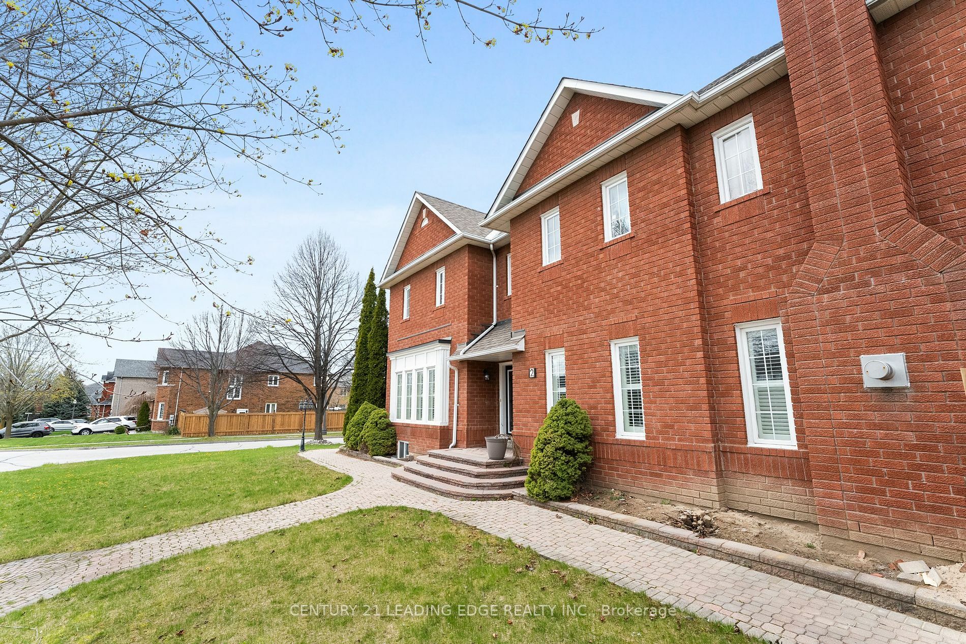 Property Photo:  2 Morden Cres Lower  ON L1T 3Z7 