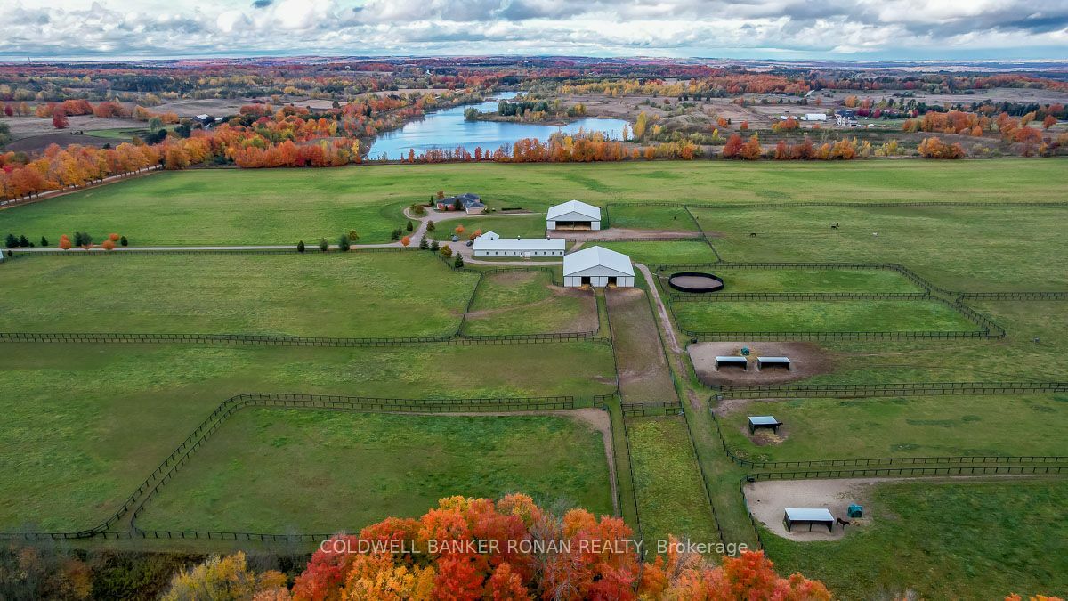 Photo de la propriété:  893053 Sixth Line  ON L9W 2Z2 