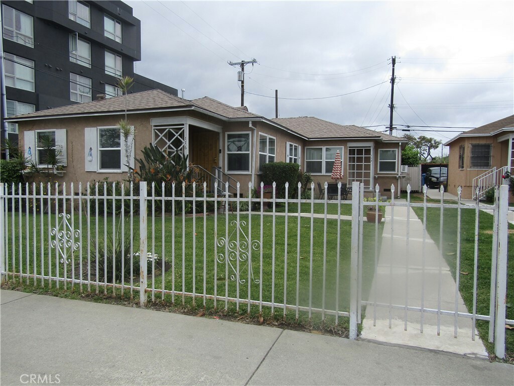 Property Photo:  116 W 120th Street  CA 90061 