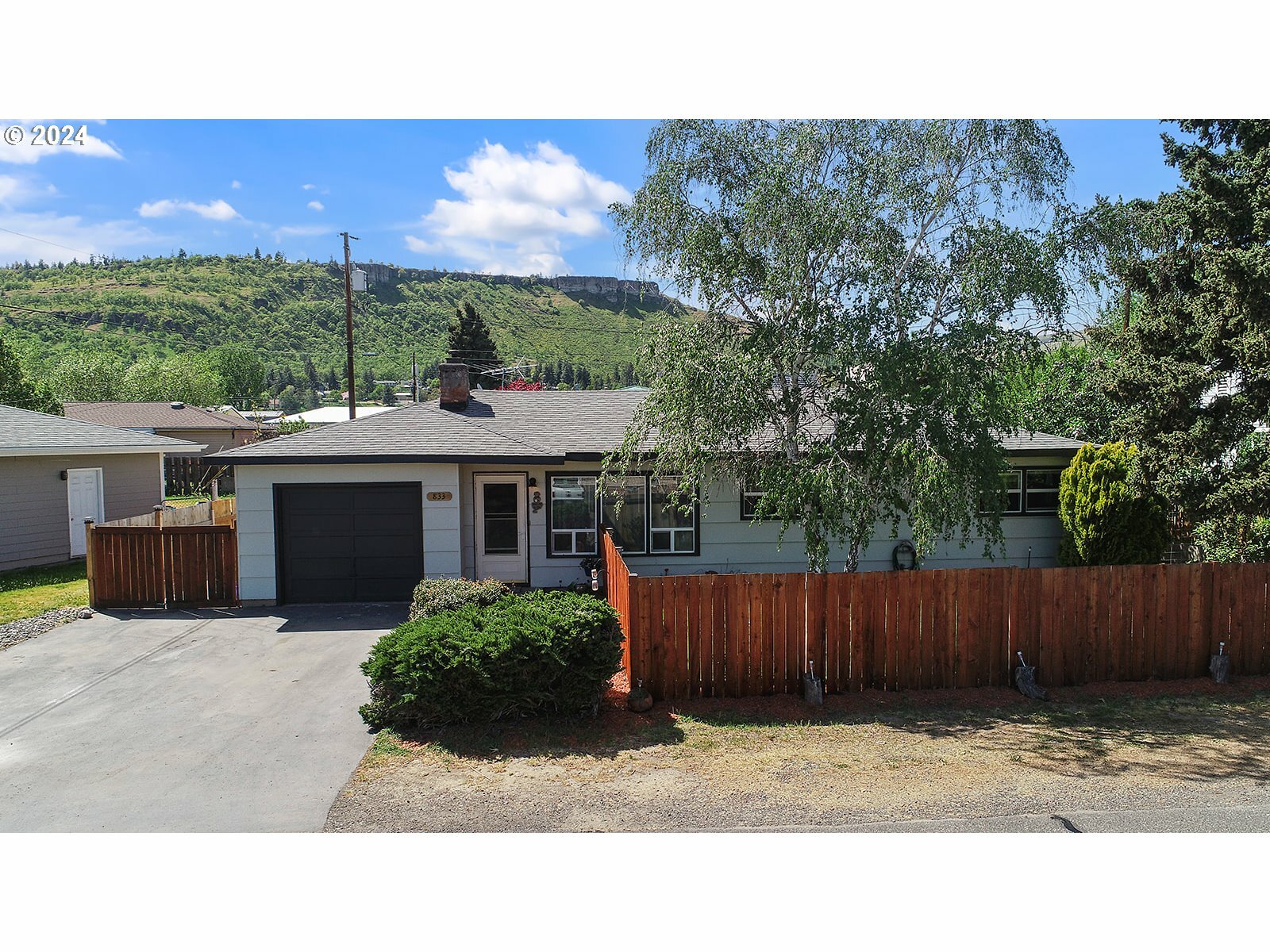833 Cascade St  The Dalles OR 97058 photo