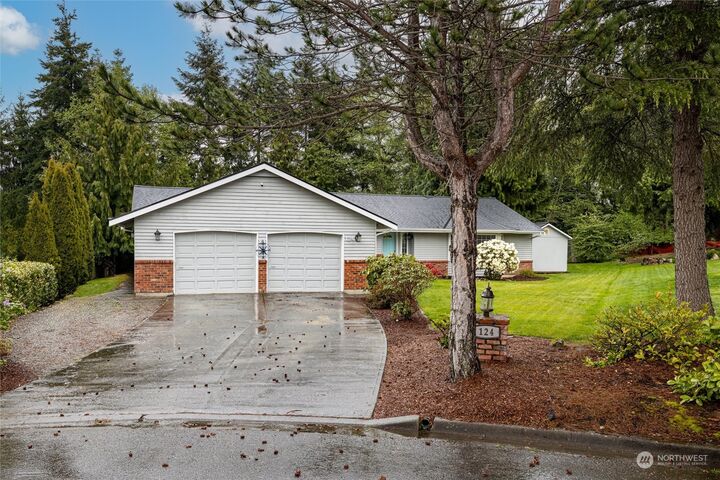 Property Photo: 124 Cedarwood Place WA 98273