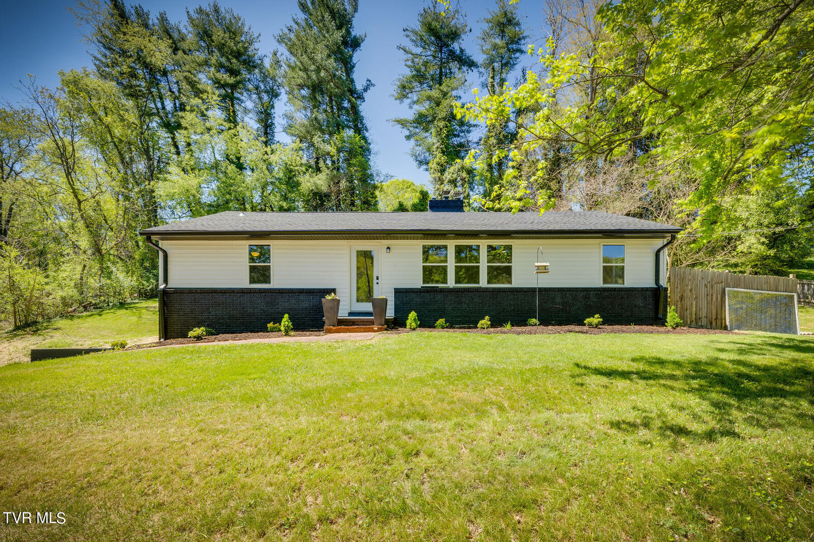 Property Photo:  116 West Crown  TN 37620 