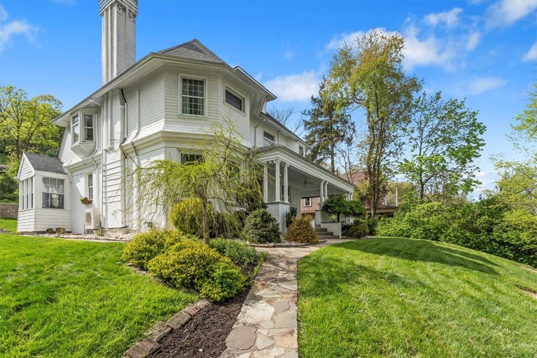 Property Photo:  1112 Cornell Rd  PA 15205 