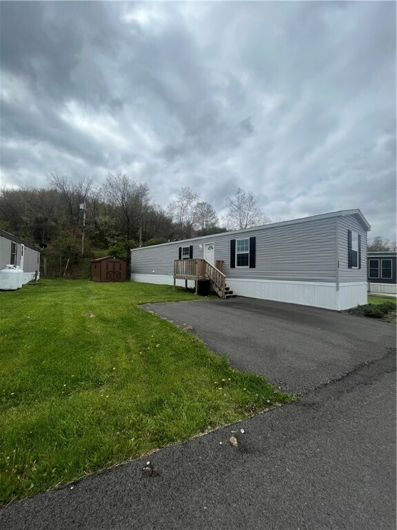 Property Photo:  38 Manor Drive  PA 15021 