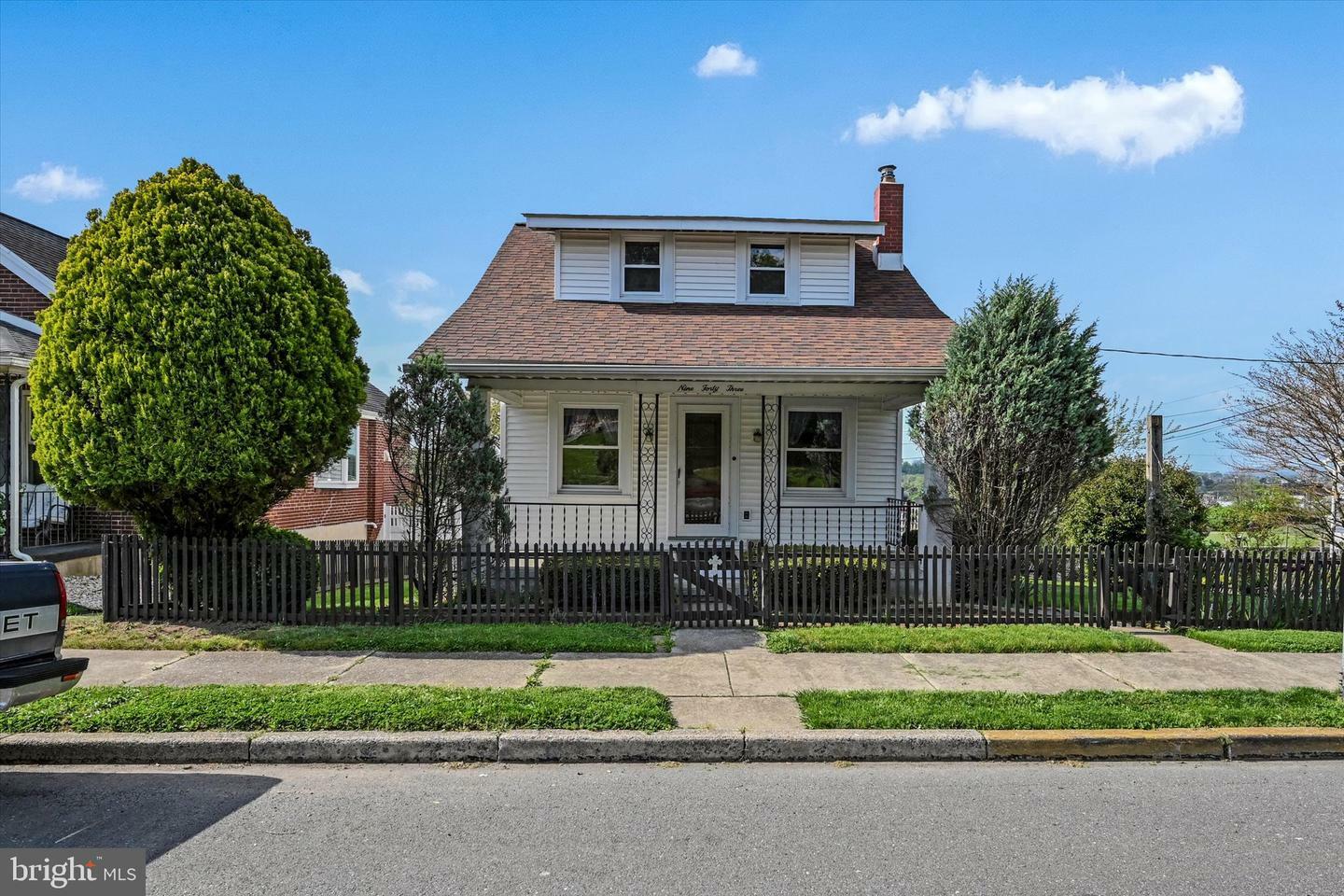 Property Photo:  943 Upland Avenue  PA 19607 