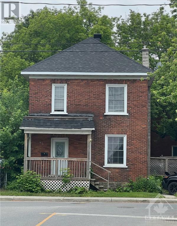 Property Photo:  44 Ogden Avenue  ON K7A 2L8 