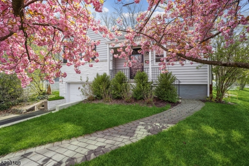 Property Photo:  28 Hazelwood Ave  NJ 07039 