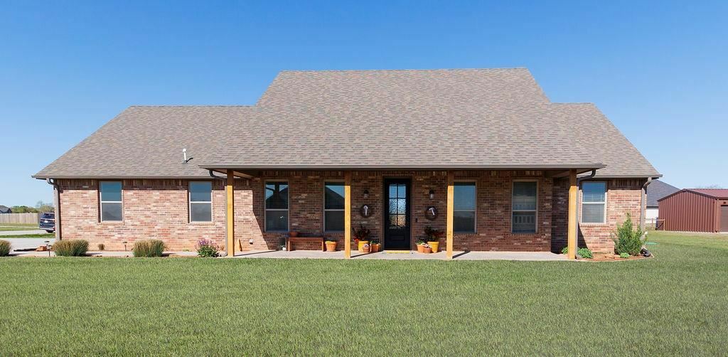 Property Photo:  345 Mountain Ridge Dr  OK 73507 