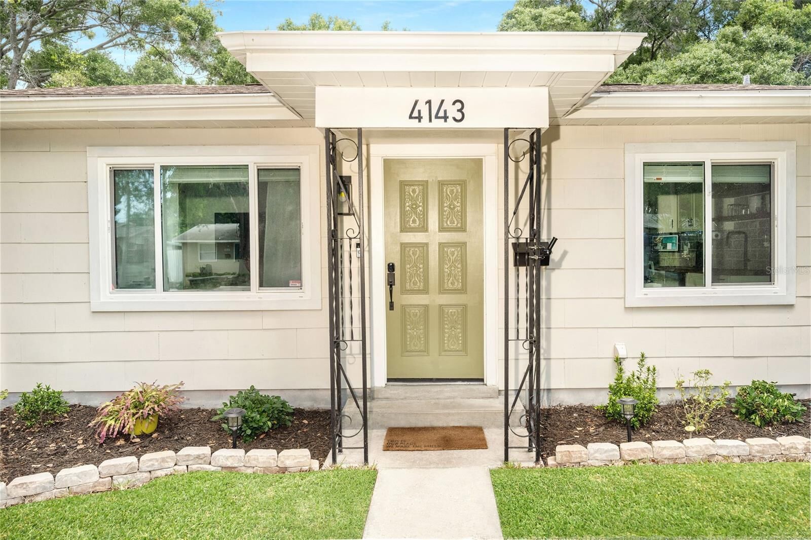 Property Photo:  4143 6th Avenue N  FL 33713