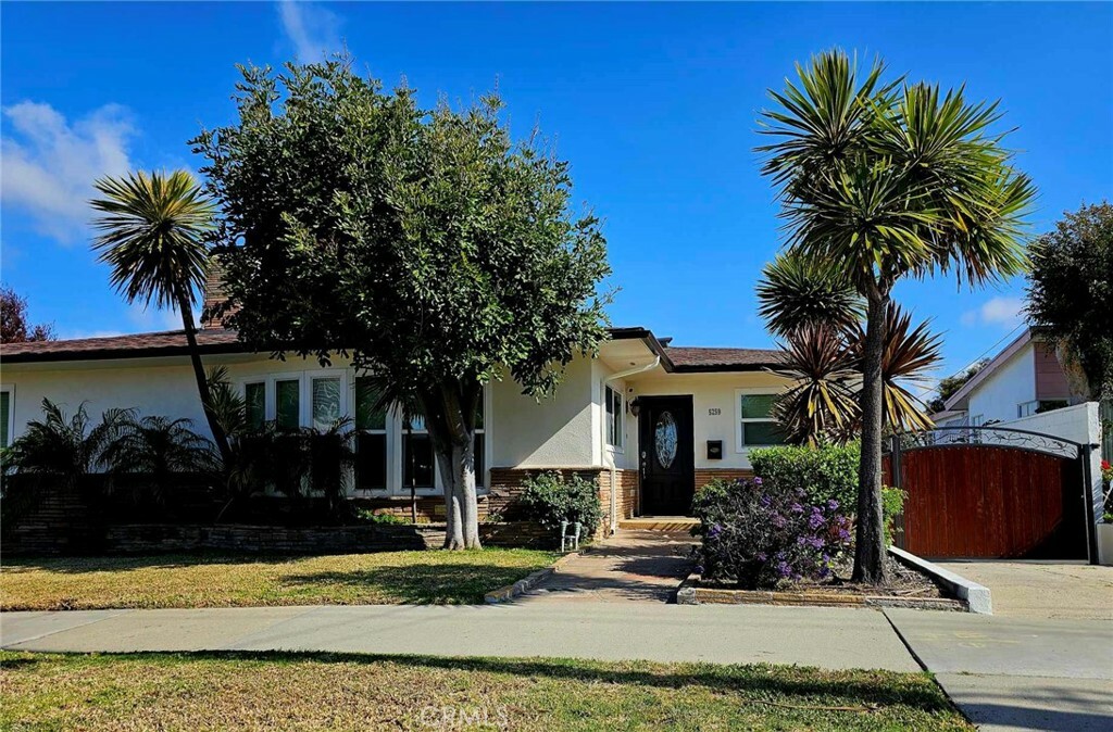 Property Photo:  5259 Angeles Vista Boulevard  CA 90043 