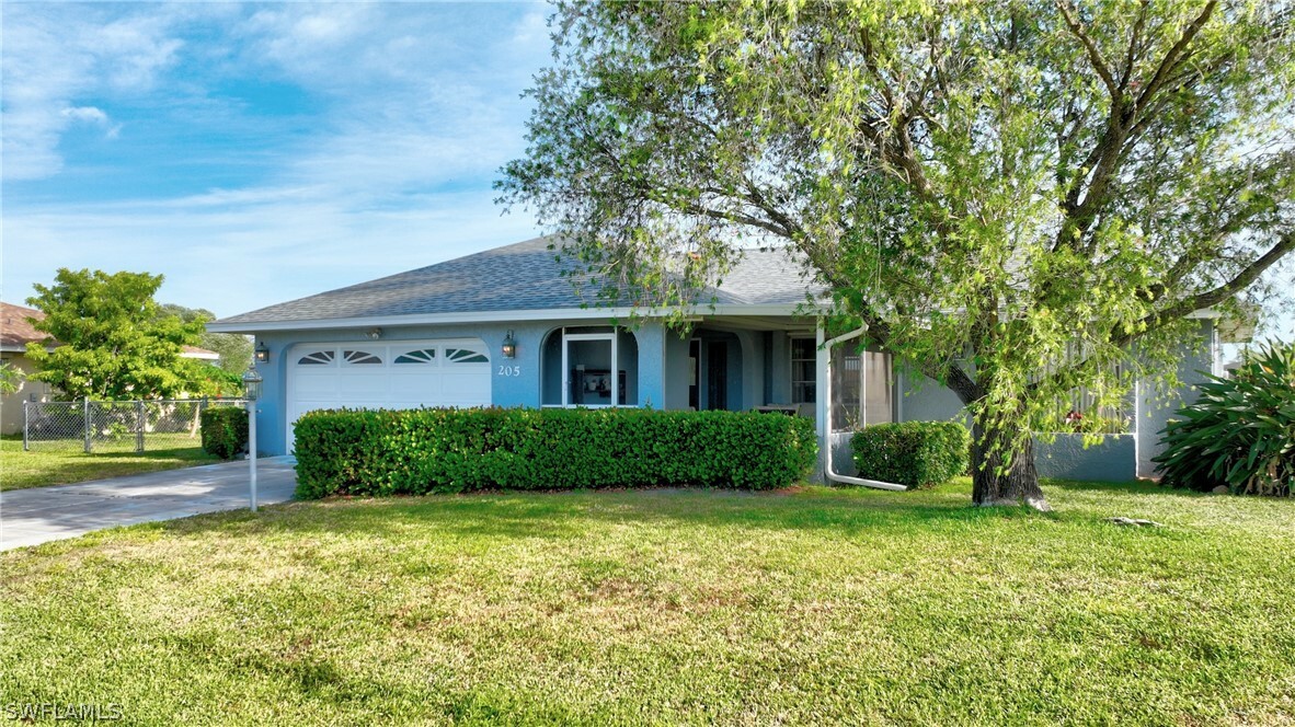 Property Photo:  205 Eaglesmere Drive  FL 33936 