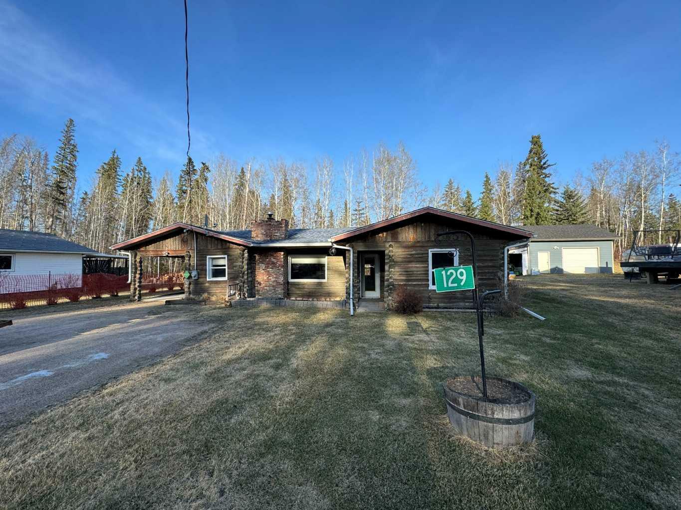 Photo de la propriété:  129 15538 Old Trail Road  AB T0A 2T0 