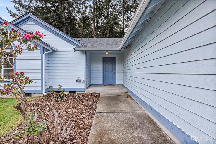 Property Photo: 24316 30th Ave Ct E WA 98387