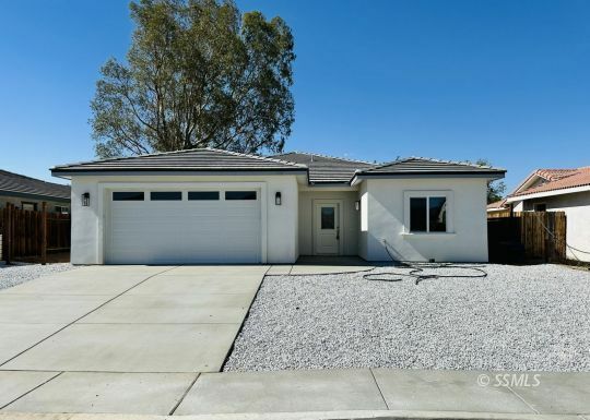 Property Photo:  124 Kathy Ave  CA 93555 